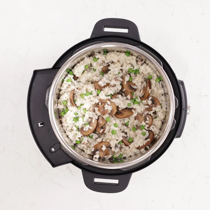 Multicooker Instant Pot Duo Plus Whisper Quiet 112307901, 1000 W, 5.7 L, 9 programe, Start intarziat, Afisaj LCD, Negru