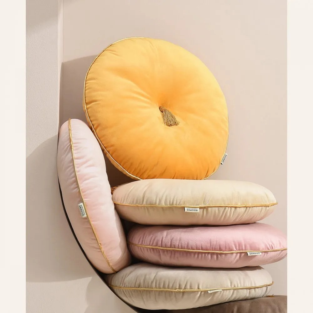 Pernă decorativă rotundă din velur albastru elegant cu diametrul de 45 cm