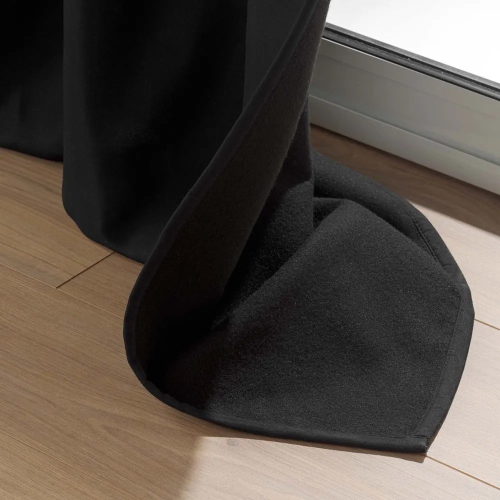 Draperie neagră termoizolantă din microfibră 135x260 cm Micropolar – douceur d'intérieur