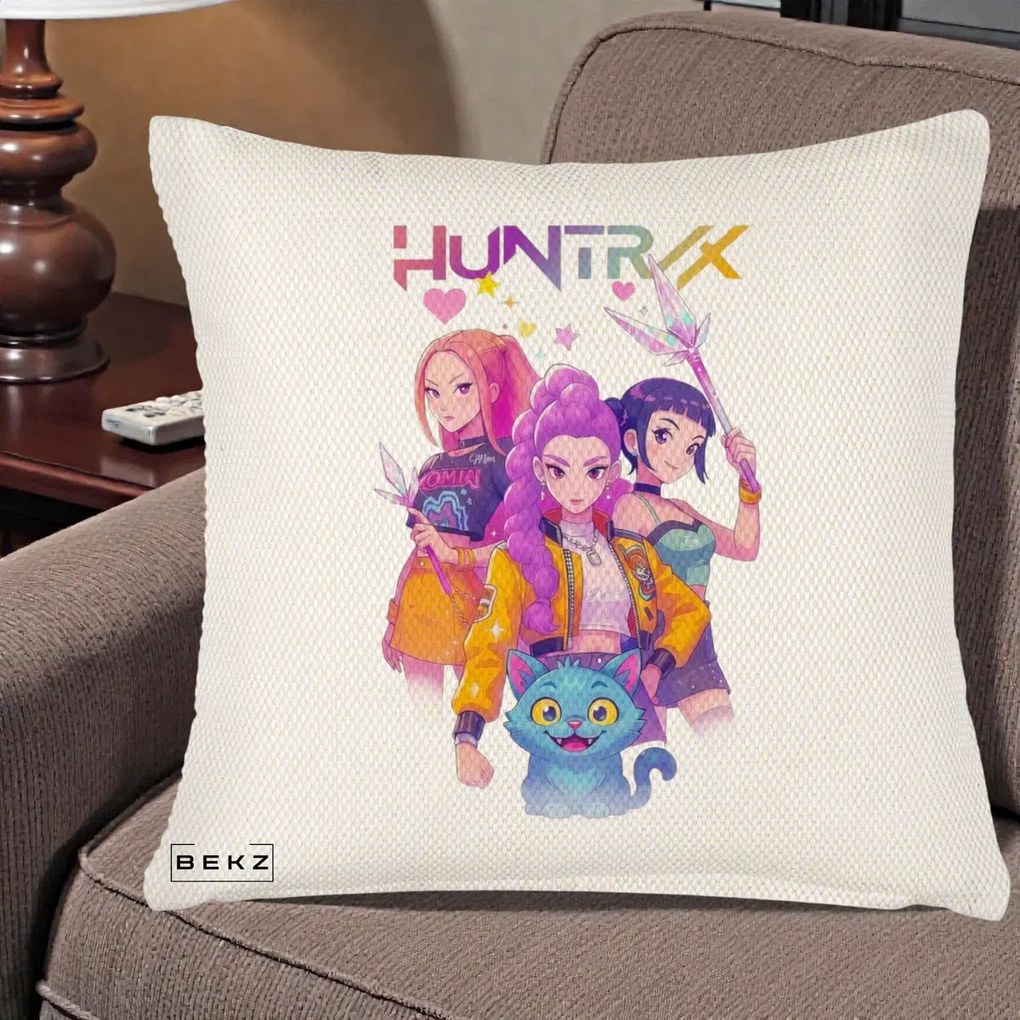 Perna Personalizata K-pop HUNTRX Trio Foto cu Pisica, 40x40 cm, Crem Reliefat, Husa Detasabila, Perna Inclusa, BEKZ®