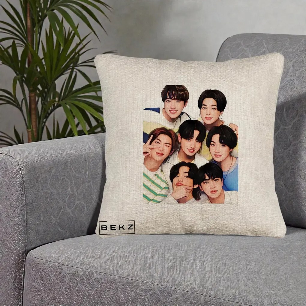 Perna Personalizata K-pop BTS Bangtan Boys Portret Grup Fanart, 40x40 cm, Bej Canapea, Husa Detasabila, Perna Inclusa, BEKZ®