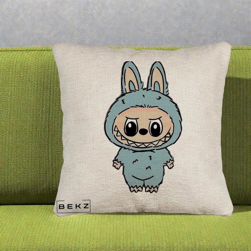 Perna Personalizata Labubu Albastru-Gri Solo, 40x40 cm, Bej Canapea, Husa Detasabila, Perna Inclusa, BEKZ®