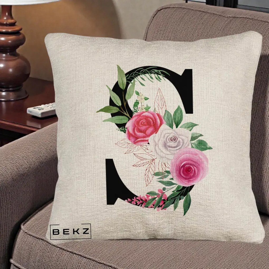 Cadou Personalizat - Perna Personalizata Monograma Florala Litera S, 40x40 cm, Bej Canapea, Husa Detasabila, Perna Inclusa, BEKZ®
