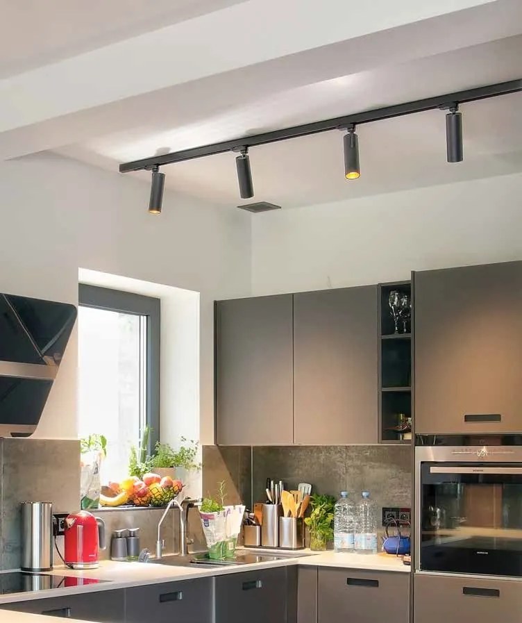 Spot LED directionabil pentru sina trifazata MAXLIGHT, SHINEMAKER negru