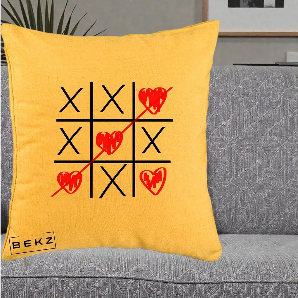Cadou Romantic - Perna Personalizata Love Joc X si Inima cu Castigator Iubire, 40x40 cm, Galben, Husa Detasabila, Perna Inclusa, BEKZ®