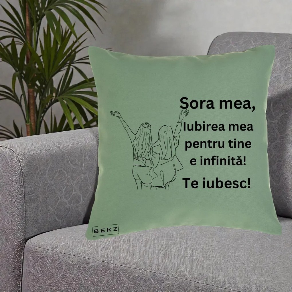 Cadou pentru Sora - Perna Personalizata Sora Mea Te Iubesc Line Art Doua Fete cu Brate Ridicate, 40x40 cm, Verde, Husa Detasabila, Perna Inclusa, BEKZ®