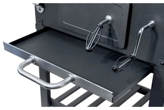 Grătar negru cu cărbuni