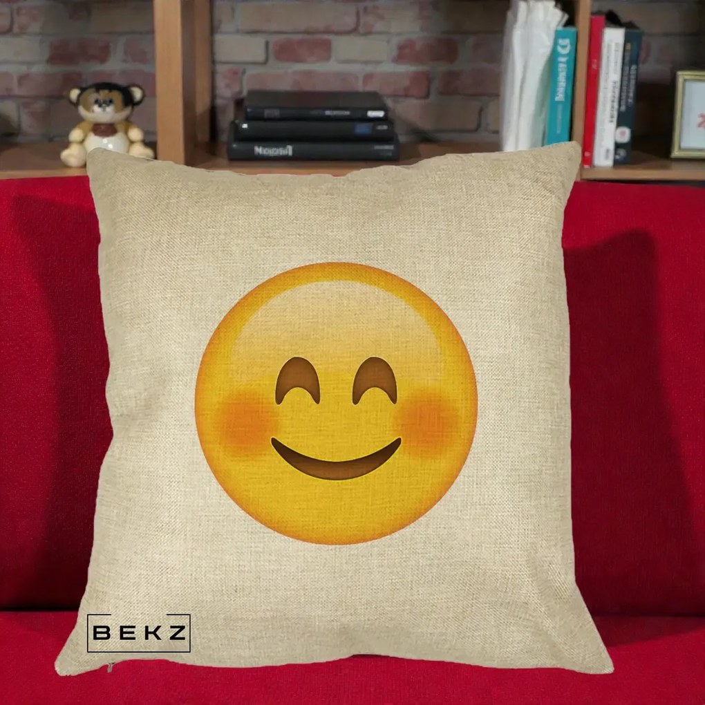 Perna Decorativa Emoji Fericit Roscat, 40x40 cm, Crem, Husa Detasabila, Perna Inclusa, BEKZ®