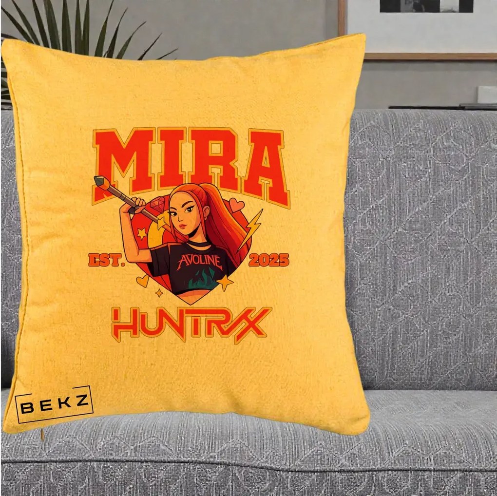 Perna Personalizata K-pop HUNTRX Mira Personaj Avoline, 40x40 cm, Galben, Husa Detasabila, Perna Inclusa, BEKZ®