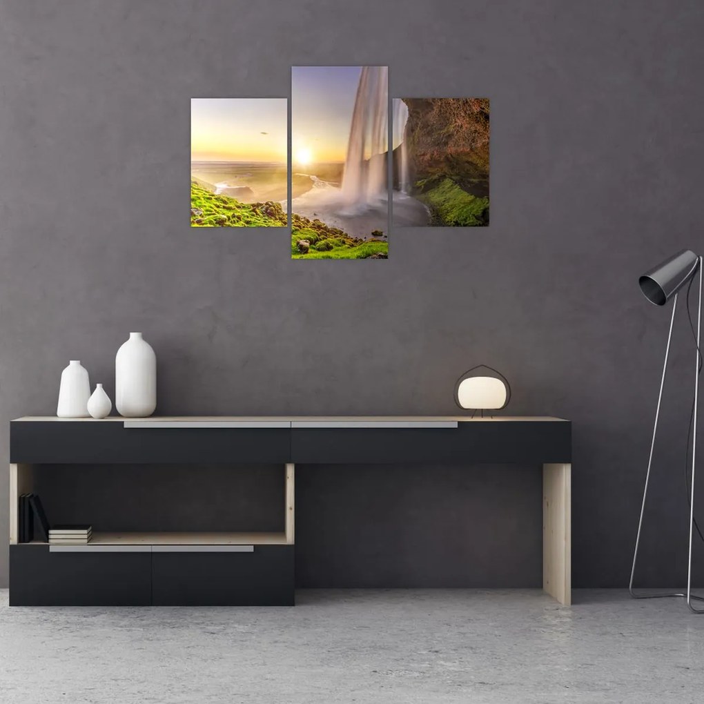 Tablou - Seljalandsfoss din spatele peșterii (90x60 cm)