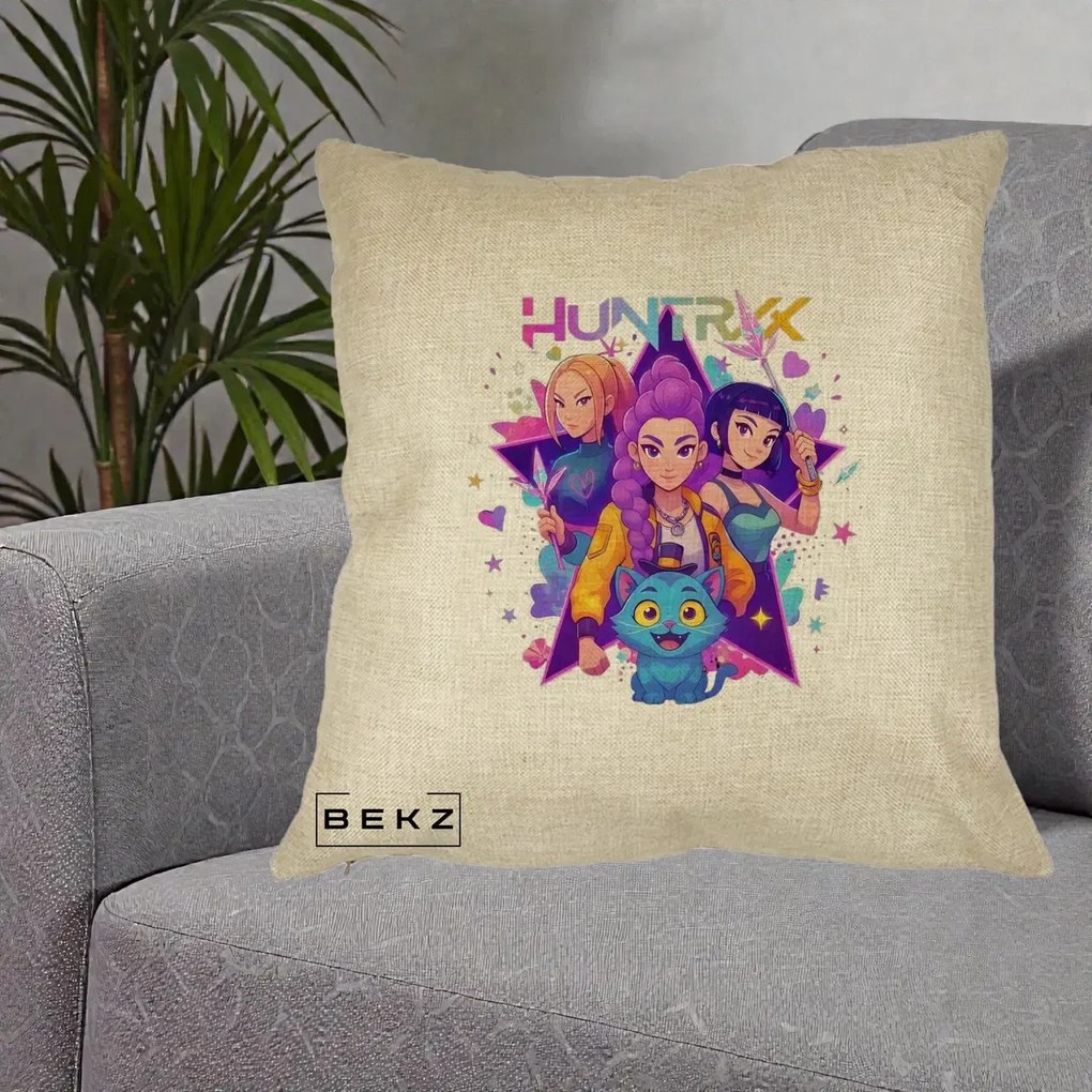 Perna Personalizata K-pop HUNTRX Trio cu Pisica Stele, 40x40 cm, Crem, Husa Detasabila, Perna Inclusa, BEKZ®