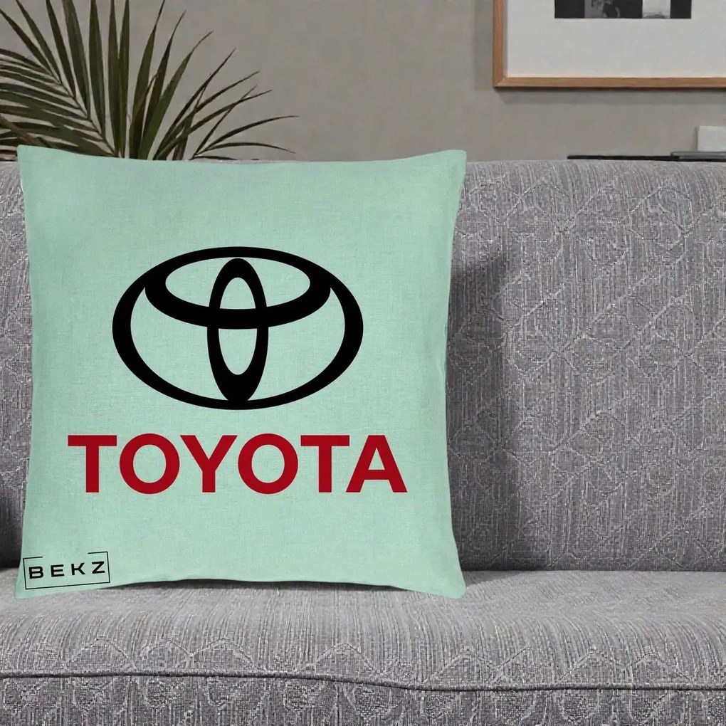 Perna Personalizata cu emblema Toyota, 40x40 cm, Verde Menta, Husa Detasabila, Perna Inclusa, BEKZ®