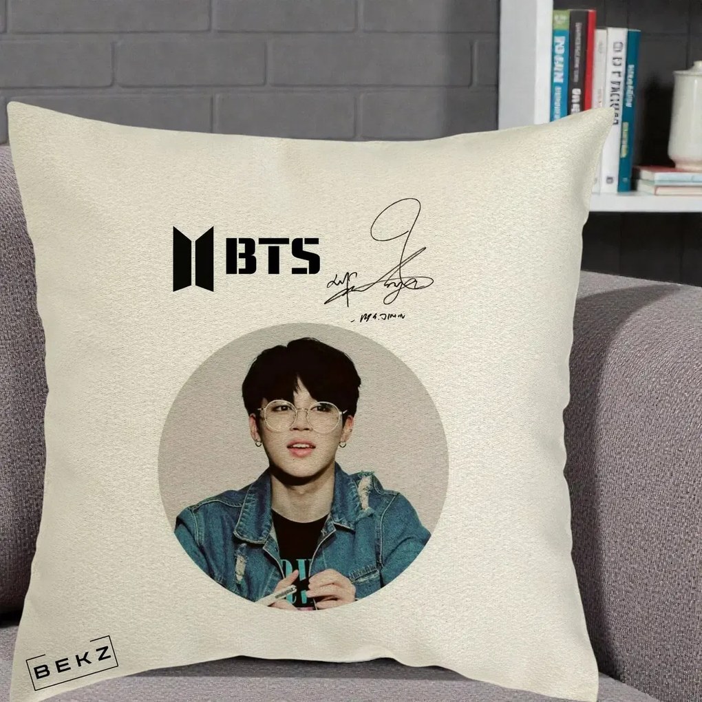 Perna Personalizata K-pop BTS Jimin Portret Cerc Autograf Geaca, 40x40 cm, Ecru, Husa Detasabila, Perna Inclusa, BEKZ®