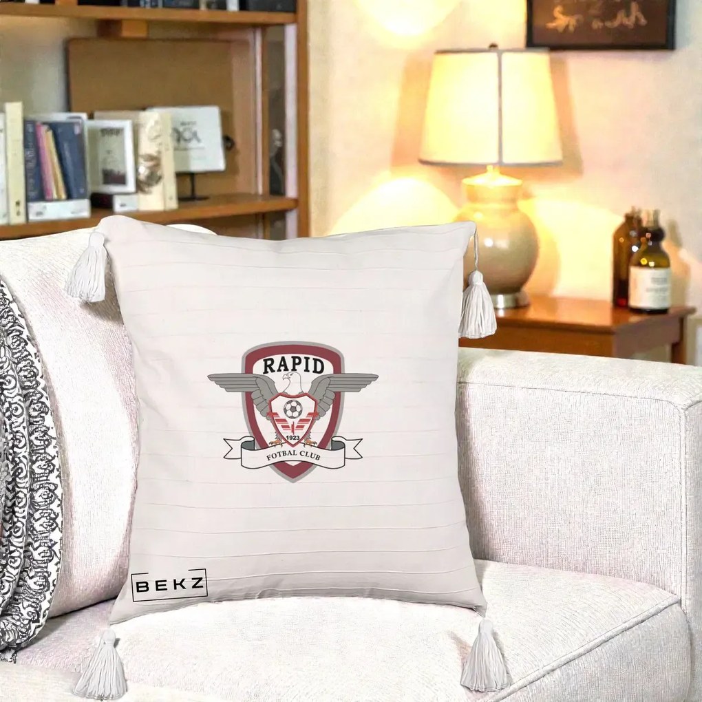 Perna Personalizata Rapid Fotbal Club 1923, 40x40 cm, Bej cu Franjuri, Husa Detasabila, Perna Inclusa, BEKZ®