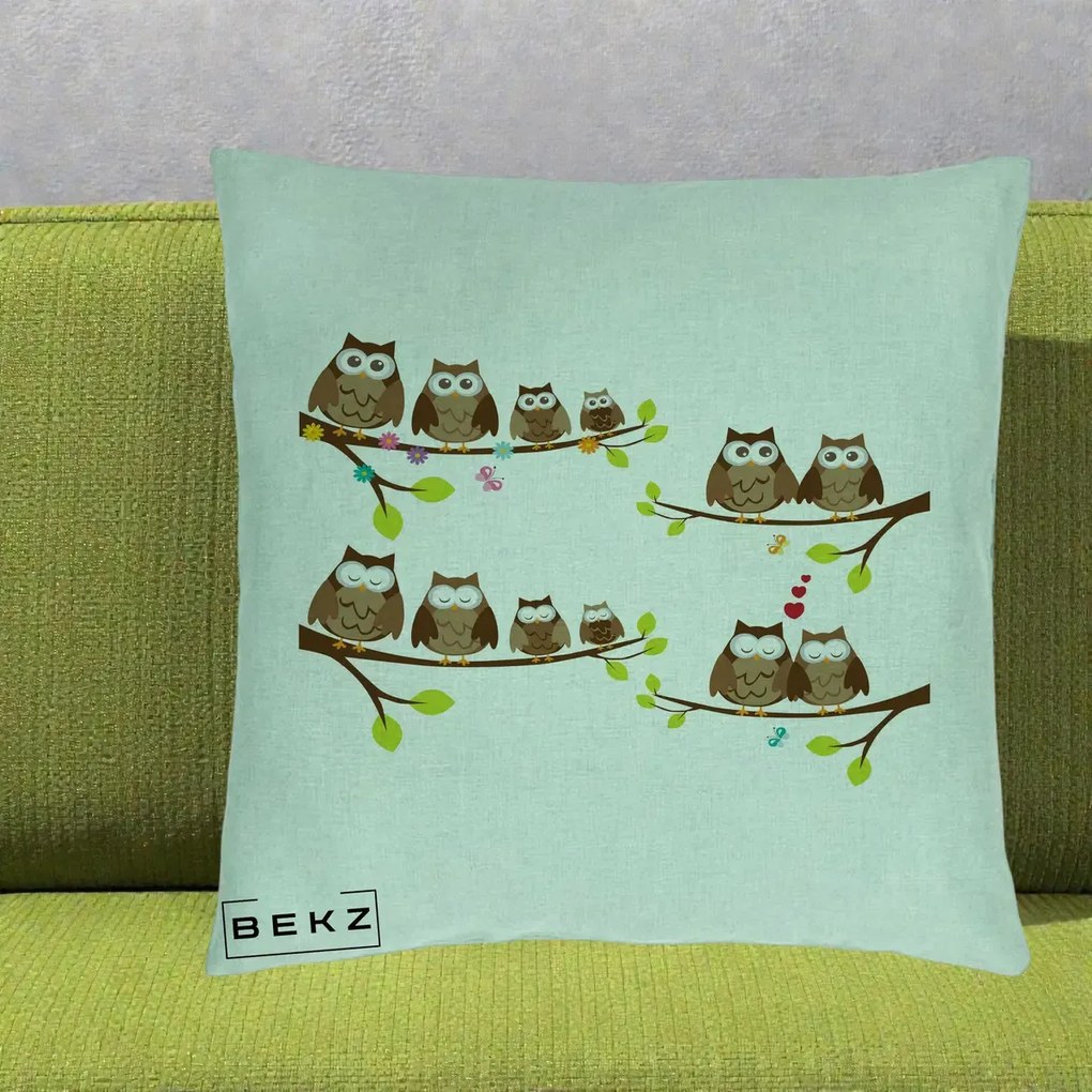 Perna Decorativa Familie de Bufnite pe Ramuri, 40x40 cm, Verde Menta, Husa Detasabila, Perna Inclusa, BEKZ®