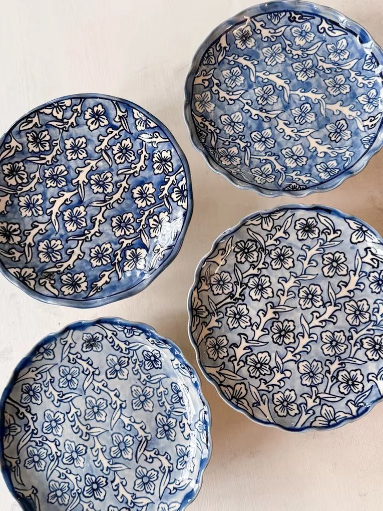 Platou pe picior din ceramică pictată manual, Ø 25 x H 9 cm, albastru, „Miranda"
