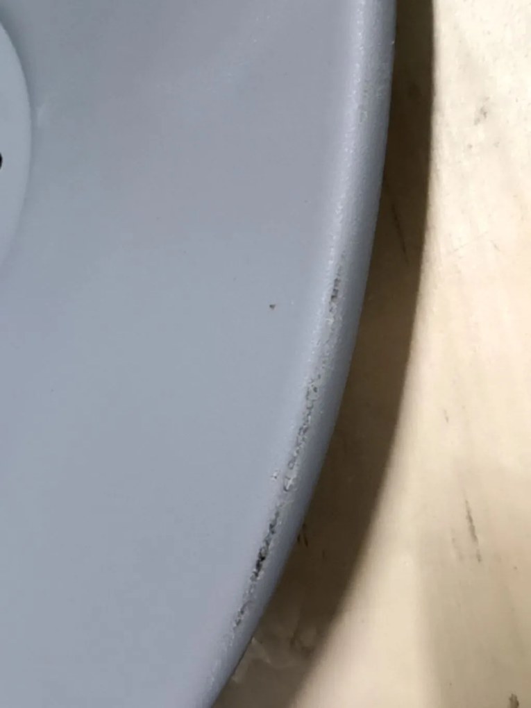 OFERTA Scaun gri deschis BALI MARK cu picioare negre II. calitate