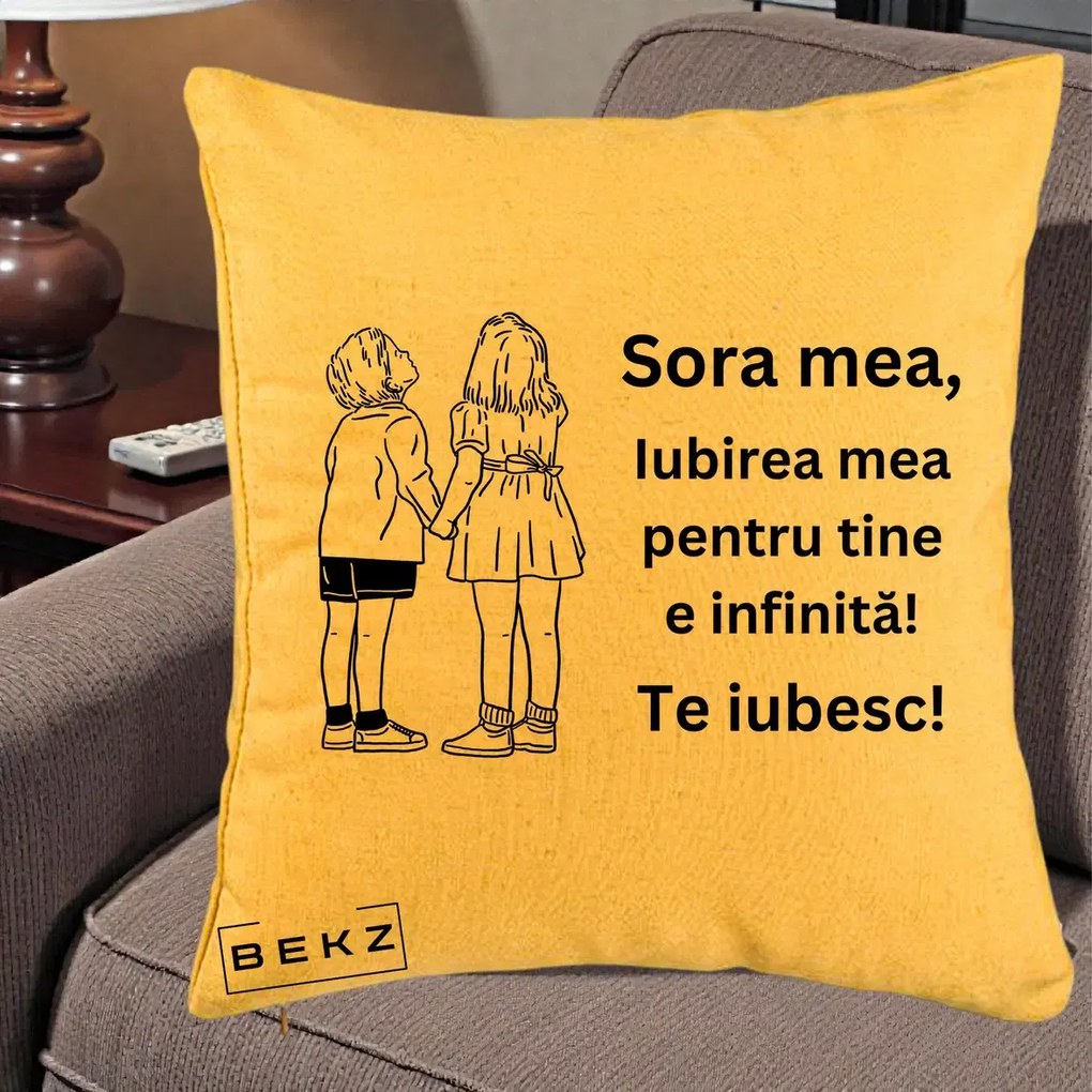 Cadou pentru Sora - Perna Personalizata Sora Mea Te Iubesc Copii Tinand Maini Line Art, 40x40 cm, Galben, Husa Detasabila, Perna Inclusa, BEKZ®