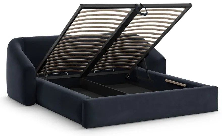 Pat matrimonial albastru închis tapițat cu spațiu de depozitare cu somieră 140x200 cm Campi – Cosmopolitan Design