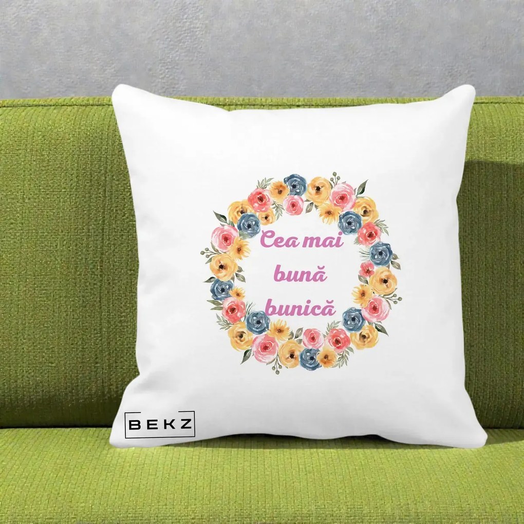 Perna personalizata bunica: Cea mai buna bunica, flori multicolore, 40x40 cm cu Umplutura, Alb Mat, BEKZ