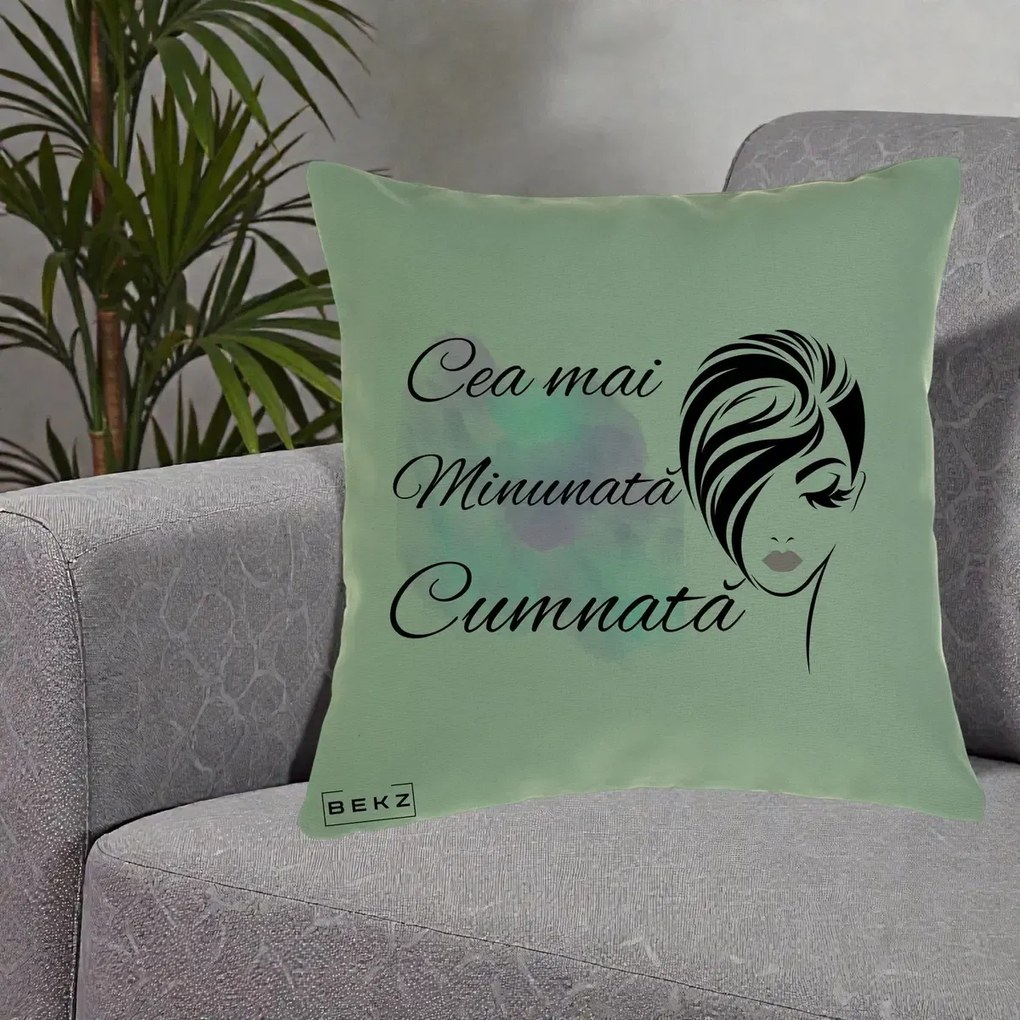 Cadou pentru Cumnata - Perna Personalizata Cea mai Minunata Cumnata cu Silueta Dama si Pete Multicolor, 40x40 cm, Verde, Husa Detasabila, Perna Inclusa, BEKZ®