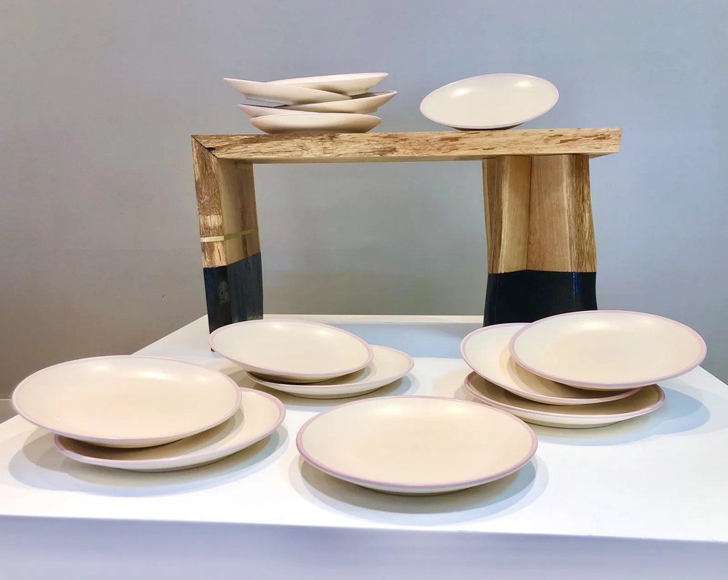 4 Farfurii Mari COLORAT (Alb Sidef Mat cu margine Roz, 26cm)