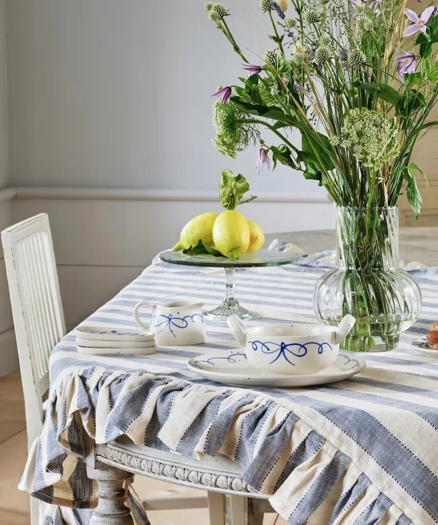 Farfurie mică decorativă vintage din ceramică, alb cu detalii albastre „Viola Bow”