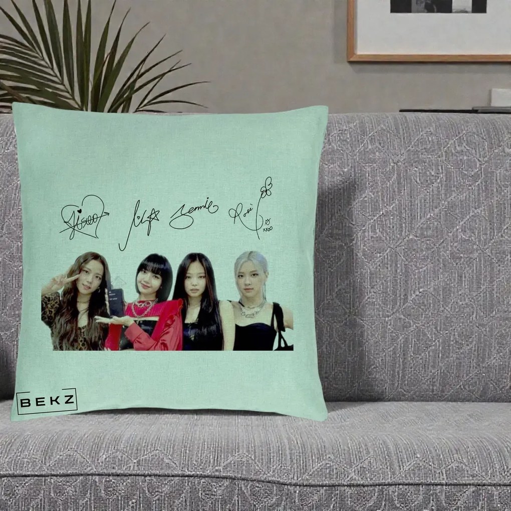 Perna Personalizata K-pop BLACKPINK Semnaturi, 40x40 cm, Verde Menta, Husa Detasabila, Perna Inclusa, BEKZ®