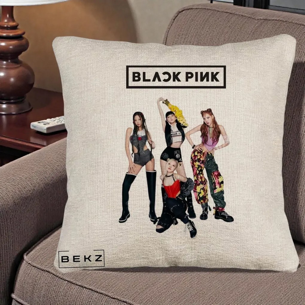 Perna Personalizata K-pop BLACKPINK Fotografie de Grup, 40x40 cm, Bej Canapea, Husa Detasabila, Perna Inclusa, BEKZ®