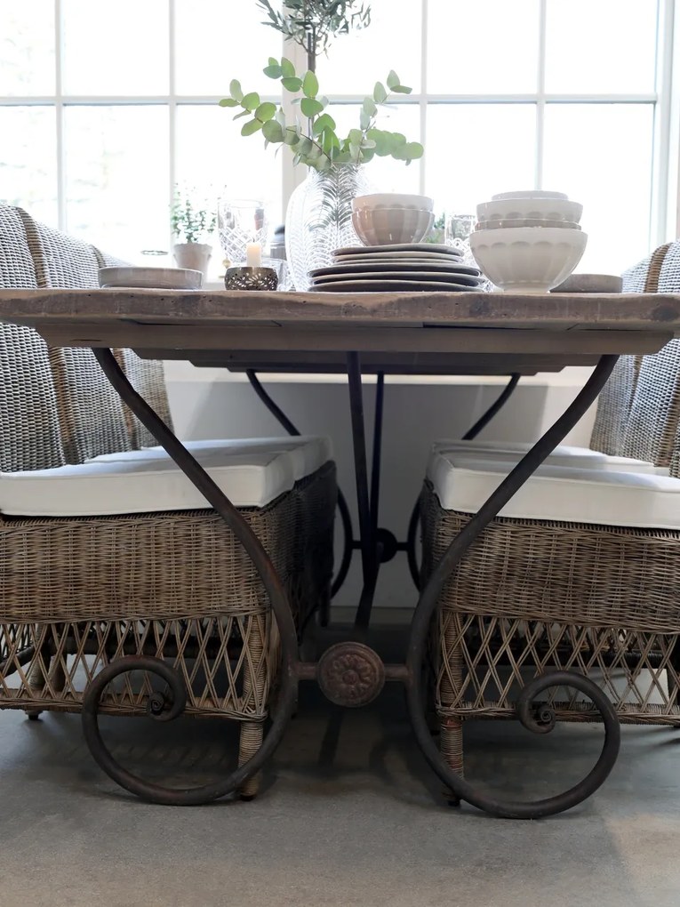 Masa de dining din lemn de pin si metal, "Old French"