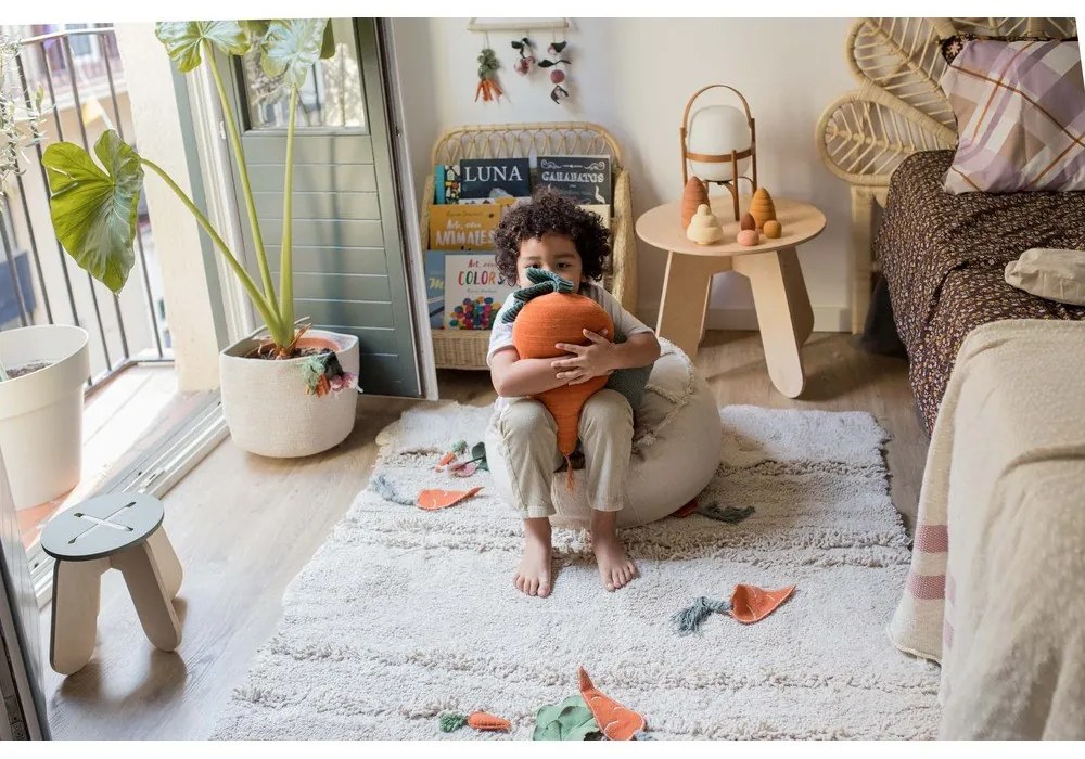 Pernă pentru copii Cathy the Carrot – Lorena Canals