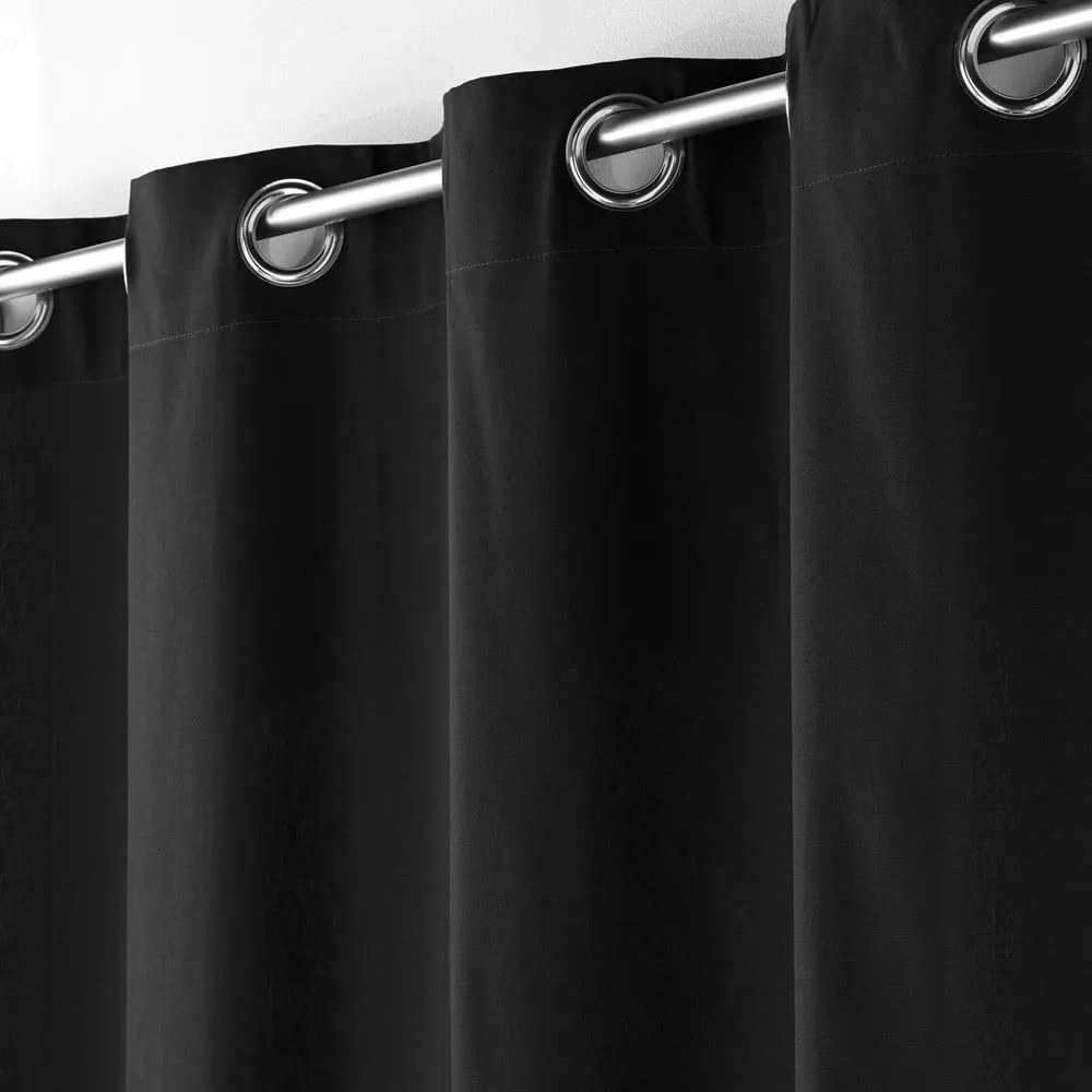 Draperie neagră din microsatin 140x240 cm Shana – douceur d'intérieur