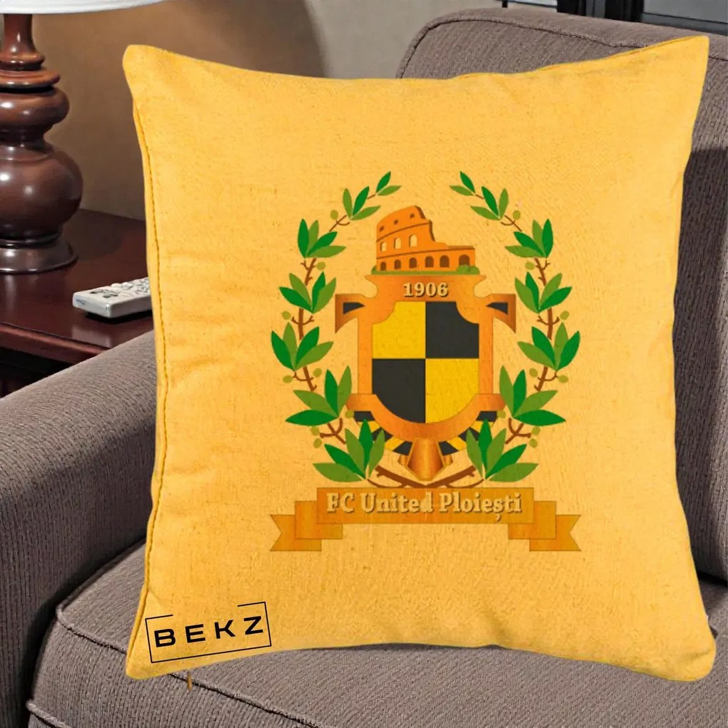 Perna Personalizata FC United Ploiesti 1906 Fotbal, 40x40 cm, Galben, Husa Detasabila, Perna Inclusa, BEKZ®
