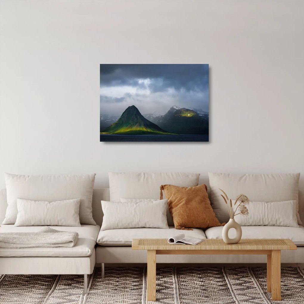 Tablou pe sticlă cu munți (70x50 cm)