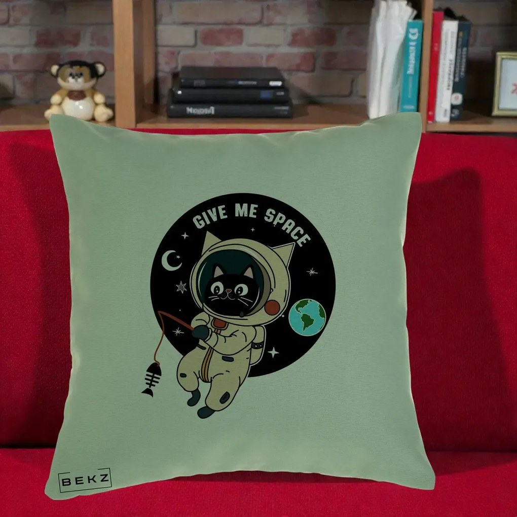 Perna Decorativa Give Me Space Pisica Astronaut, 40x40 cm, Verde, Husa Detasabila, Perna Inclusa, BEKZ®
