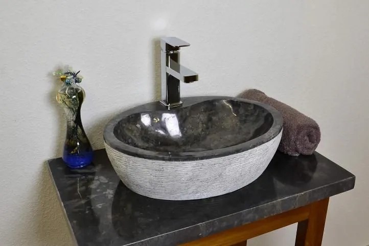 Chiuvetă DIVERO din piatră naturală Venosa