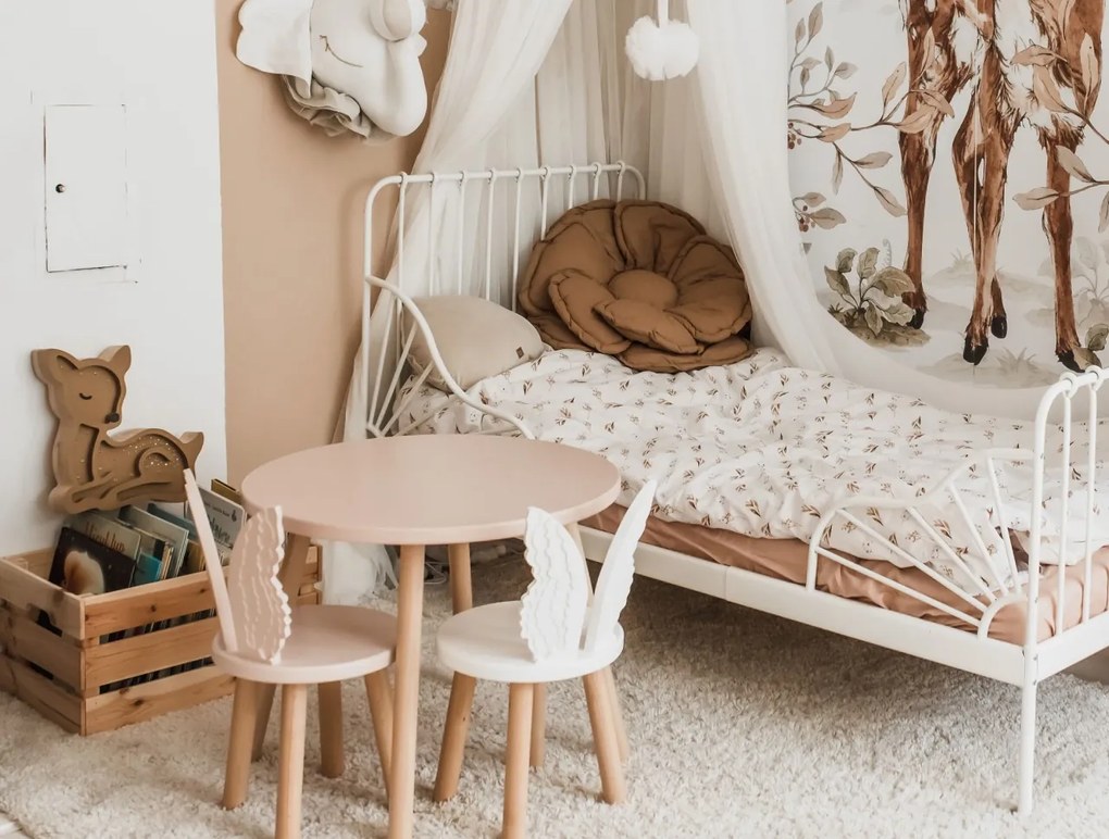 Set masuta rotunda roz si 2 scaunele ingeras alb si roz