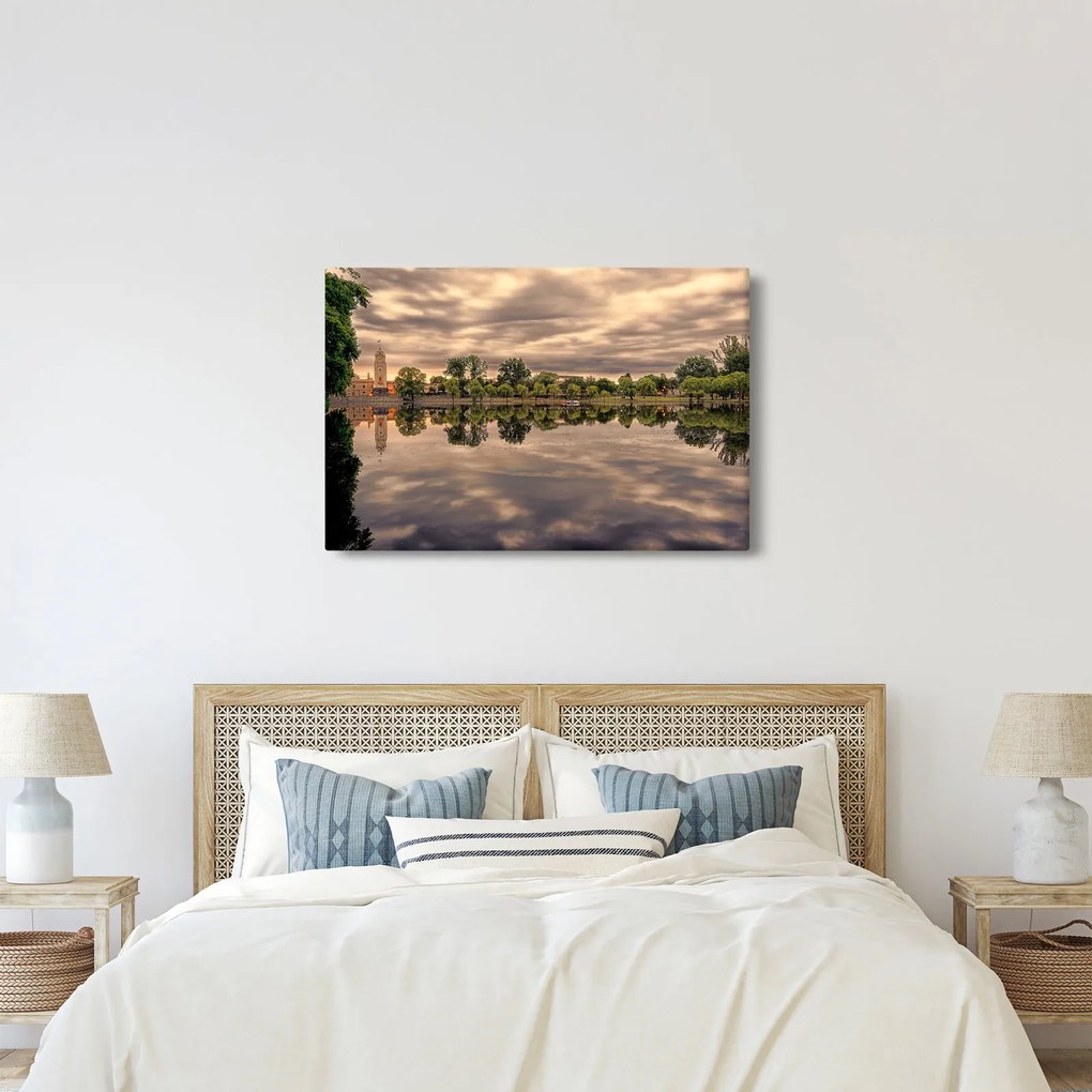 Tablou cu lac și copaci (90x60 cm)