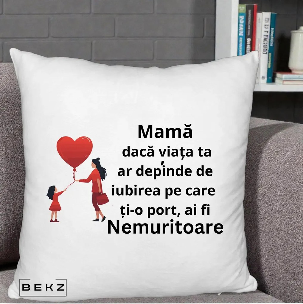 Cadou pentru Mama - Perna Personalizata Mama Nemuritoare cu Bebelus Kawaii, 40x40 cm, Alb Pufos, Husa Detasabila, Perna Inclusa, BEKZ®