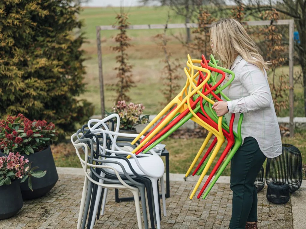 OFERTA Scaun din plastic negru KATO calitatea II.