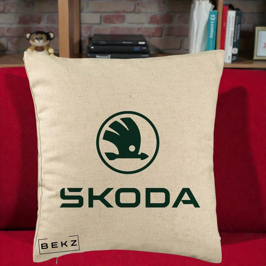 Perna Personalizata cu emblema Skoda, 40x40 cm, Bej, Husa Detasabila, Perna Inclusa, BEKZ®