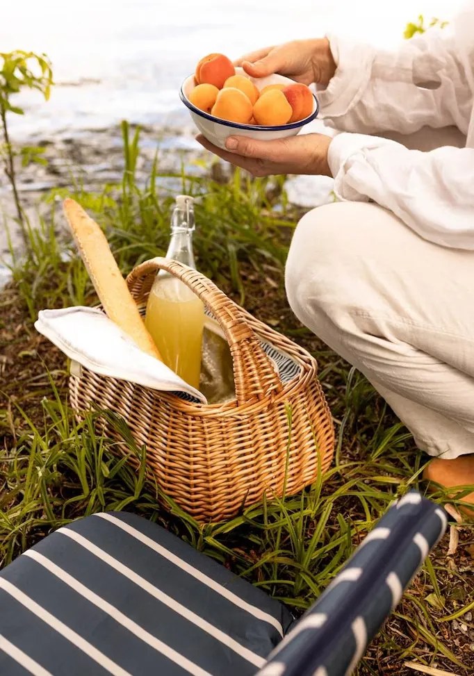 Coș de picnic din răchită naturală, termoizolant, căptușit, 38 x 25 x 27 cm, „Molly Blue"