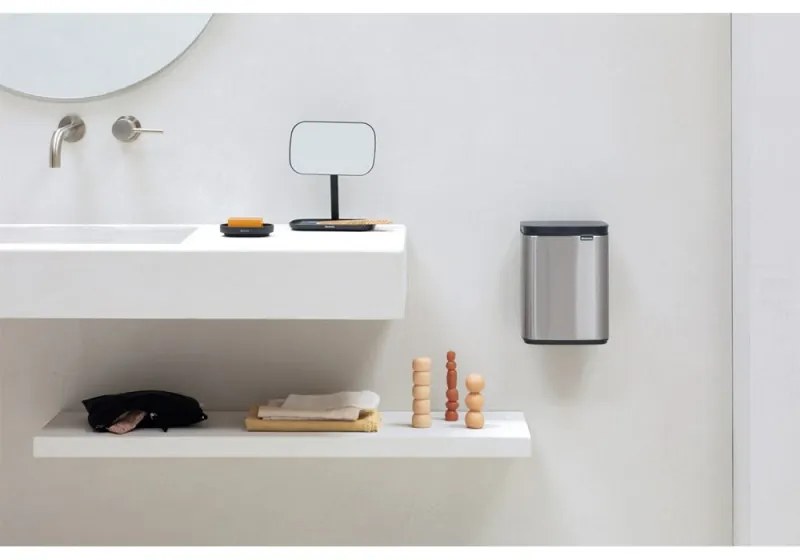 Cos de gunoi Brabantia Bo Small 1006625, 4 L, Deschidere lina si silentioasa, Baza antiderapanta, Rezistent la amprente, Inox/Mat
