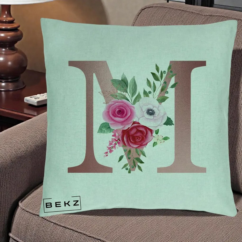 Cadou Personalizat - Perna Personalizata Monograma Rose Gold Litera M cu Trandafiri, 40x40 cm, Verde Menta, Husa Detasabila, Perna Inclusa, BEKZ®