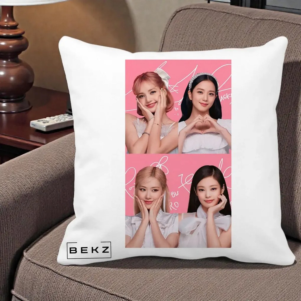 Perna Personalizata K-pop BLACKPINK Colaj Roz, 40x40 cm, Alba Mata, Husa Detasabila, Perna Inclusa, BEKZ®