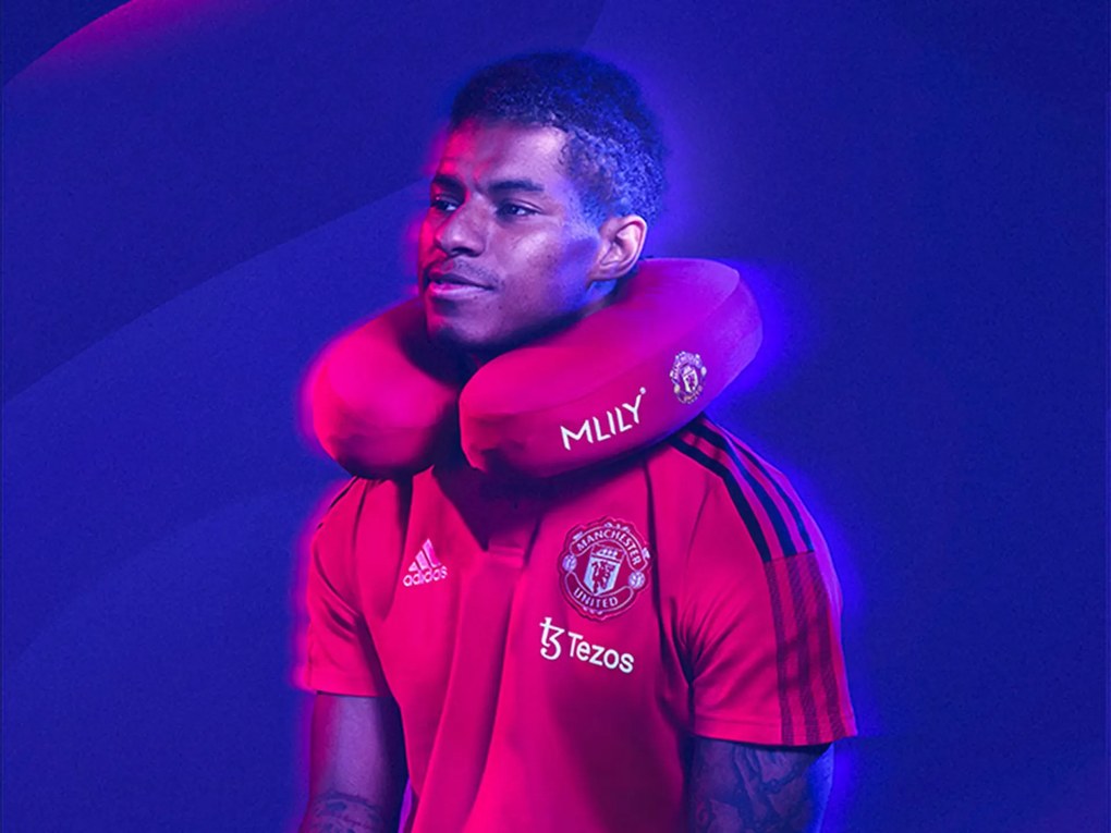 PERNĂ PENTRU SUPORT GÂT ȘI SUPORT CERVICAL Manchester United