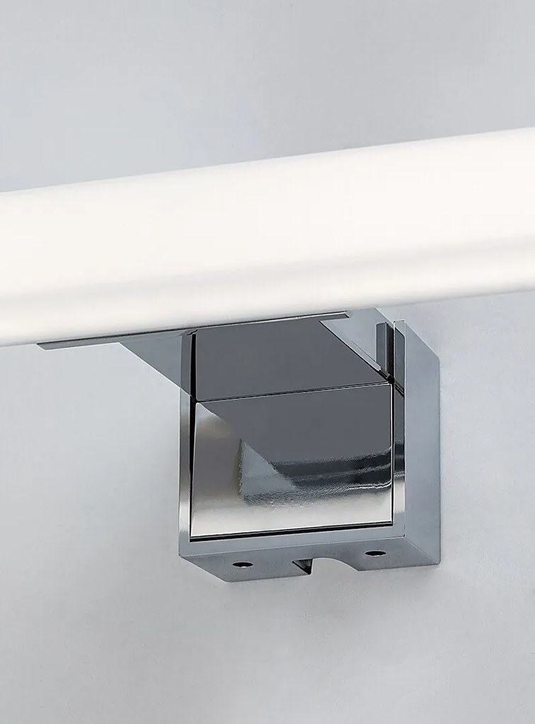 Aplica LED pentru baie protectie IP44 Oliro L-40cm