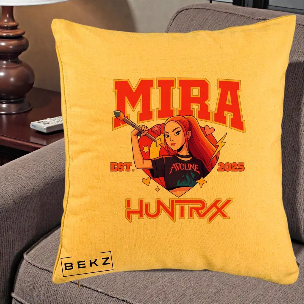 Perna Personalizata K-pop HUNTRX Mira Personaj Avoline, 40x40 cm, Galben, Husa Detasabila, Perna Inclusa, BEKZ®