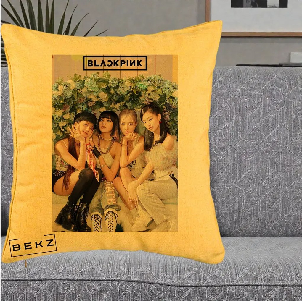 Perna Personalizata K-pop BLACKPINK Foto Grup, 40x40 cm, Galben, Husa Detasabila, Perna Inclusa, BEKZ®