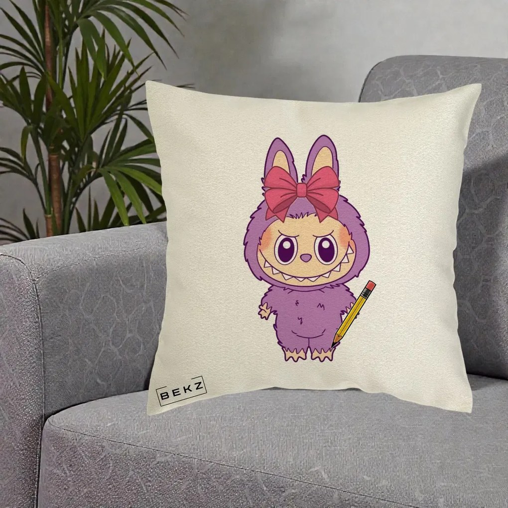 Perna Personalizata Labubu Mov cu Funda Rosie si Creion, 40x40 cm, Ecru, Husa Detasabila, Perna Inclusa, BEKZ®